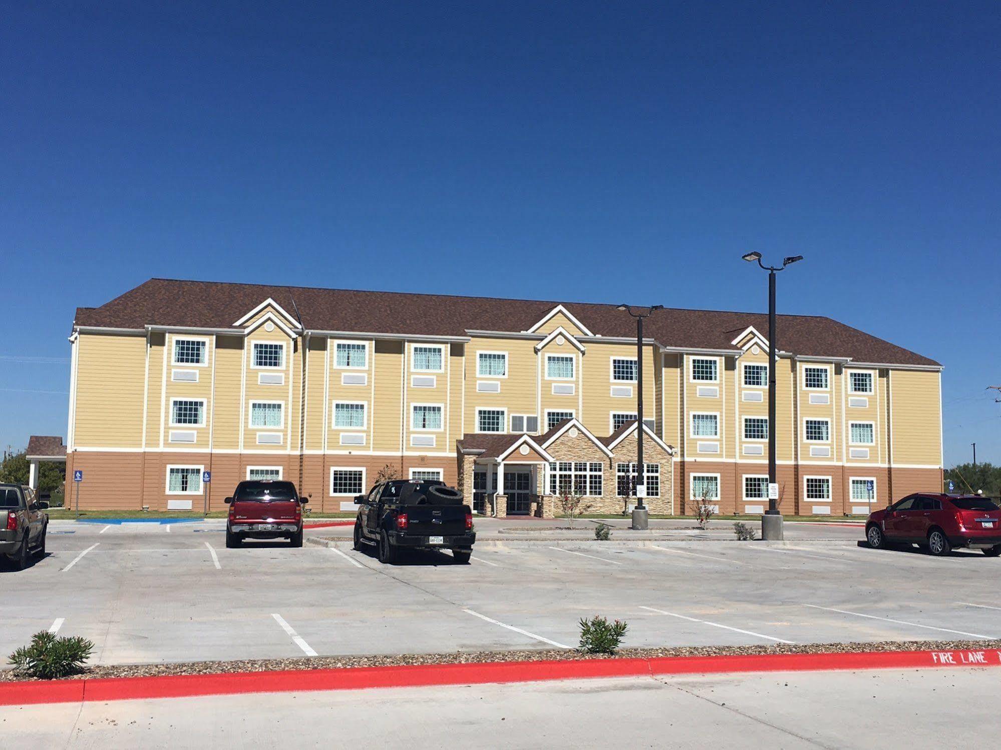 Permian Studio Apartments Monahans Exterior photo